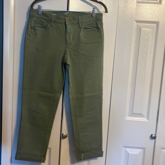 NWOT LOFT modern cuffed crop jeans in olive green size 4 - Picture 1 of 10